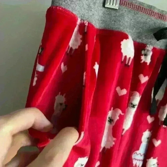 NWT Be Yourself Sleepwear Women’s Lama Red Valentines Day Cute Pajamas Small - Picture 4 of 12